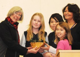 Lieutenant Governor Judith Guichon visits with children at Alberni Elementary School