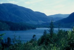 Sproat Lake, which is the second largest in Nuu-chah-nulth territory next to Great Central Lake, now has cellular service for its more populated eastern area. (Jerrye & Roy Klotz, MD/Wikimedia Commons photo)