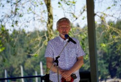 Nanaimo mayor Leonard Krog speaks to a crowd at Maffeo Sutton Park on June 26 at the annual walk for Lisa Marie Young. (Karly Blats photo)