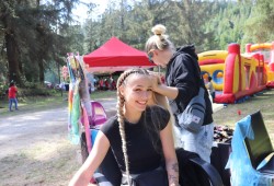 Caitlynn Baker beams during her braiding session with hairstylist Christine Sirois.