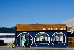 In Port Alberni the Bread of Life, run by Salvation Army, offers a soup kitchen, warming centre and 25 high-barrier beds. In extreme weather they open another 20 high-barrier beds. 