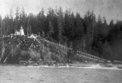 This 1898 photo shows the original Carmanah Lighthouse with its tramway and boat house. (Library and Archives Canada photo)