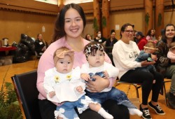 Cheyenne with twins Gabriella & Aurora (notice one has brown eyes, and one has blue eyes!)