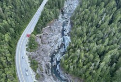 In between trail rescues AVRS performed a high-angle rope operation at the Wally Creek swimming holes on Aug. 14, just off Highway 4 en route to Ucluelet-Tofino in Ha'uukmin (Kennedy Lake) Tribal Park. (AVRS Facebook photo)