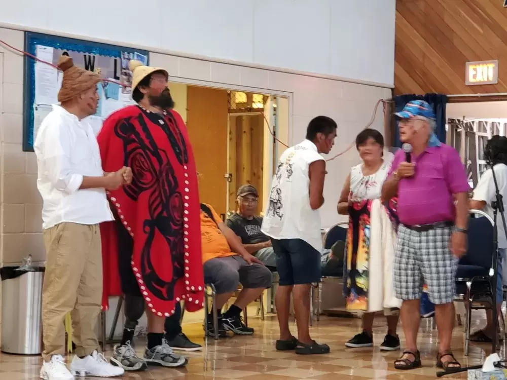 Ahousaht Ha’wiih Hanuquii (Nate Charlie), Hasheukmis (Richard George, standing in for his father Maquinna, Lewis George) and speaker Cliff Atleo announced that the first order of business was to comfort those grieving for lost family members.
