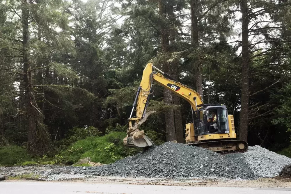 Construction for the new ʔapsčiik t̓ašii continues in front of Long Beach, within the Pacific Rim National Park Reserve, near Tofino, on August 25, 2020. (Photograph by Melissa Renwick)